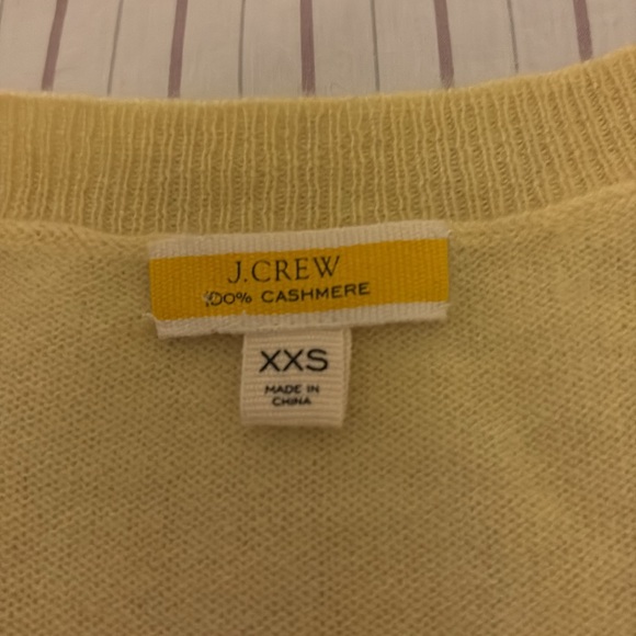 Light yellow J. Crew cashmere sweater oversized fit - Picture 4 of 9